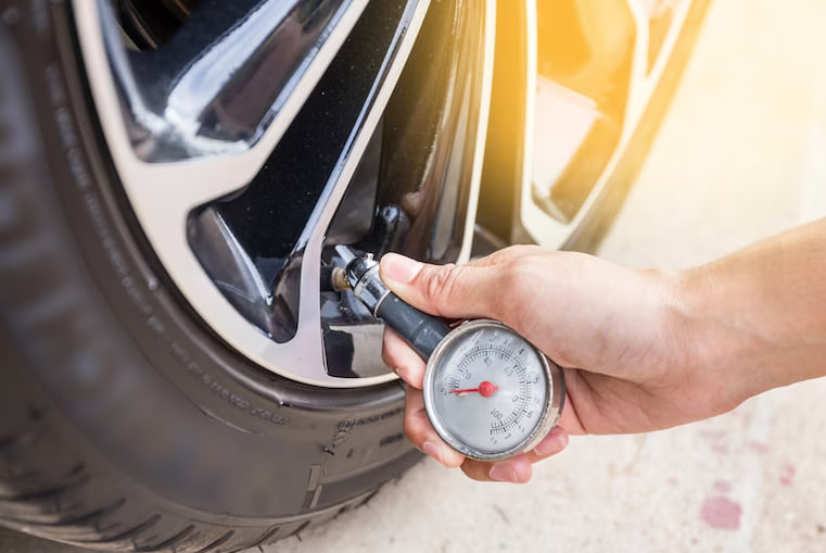 Tips to check tire pressure and inflate the tire