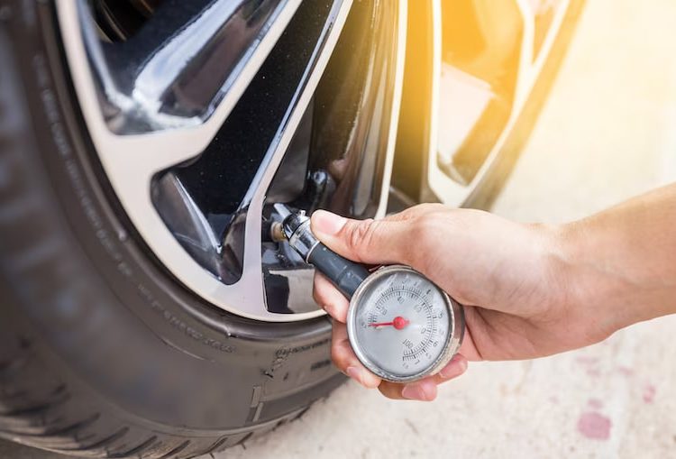 tips-to-check-tire-pressure-and-inflate-the-tire